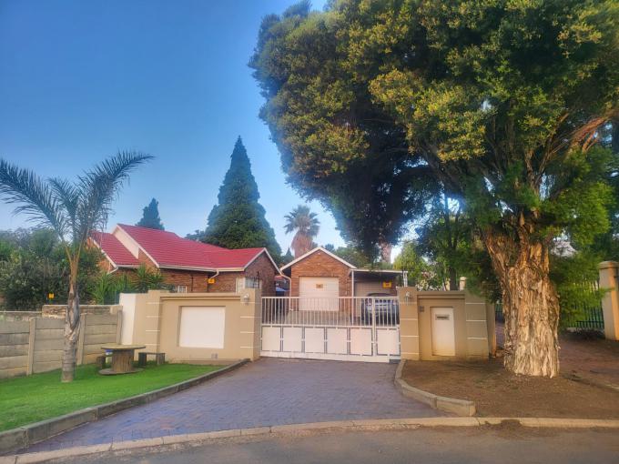 3 Bedroom House for Sale For Sale in Esther Park MR544132