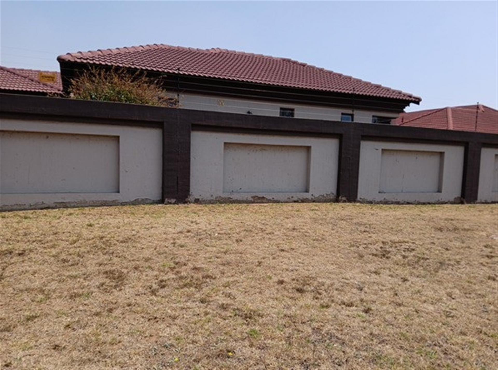 Front View of property in Vanderbijlpark