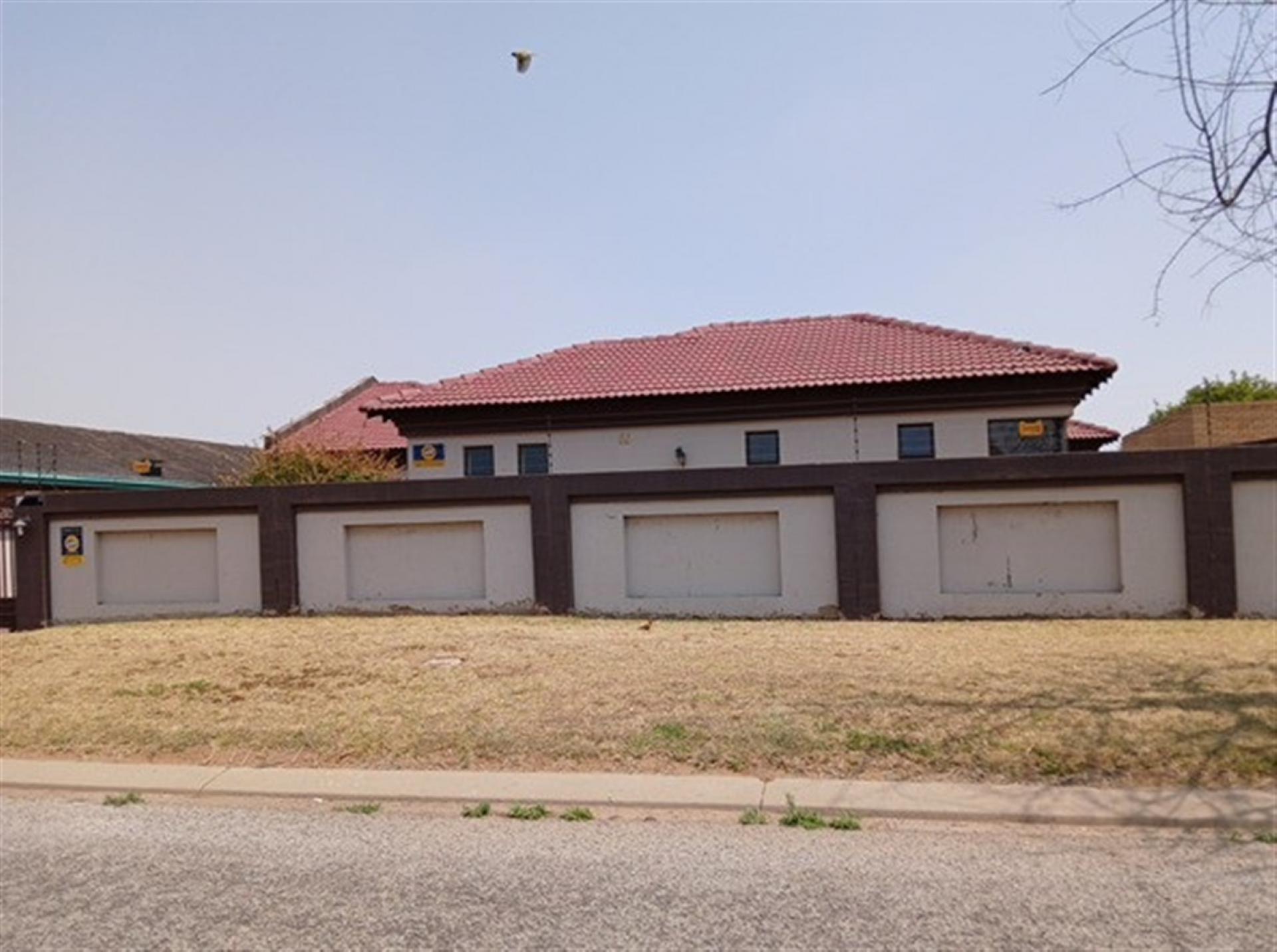 Front View of property in Vanderbijlpark