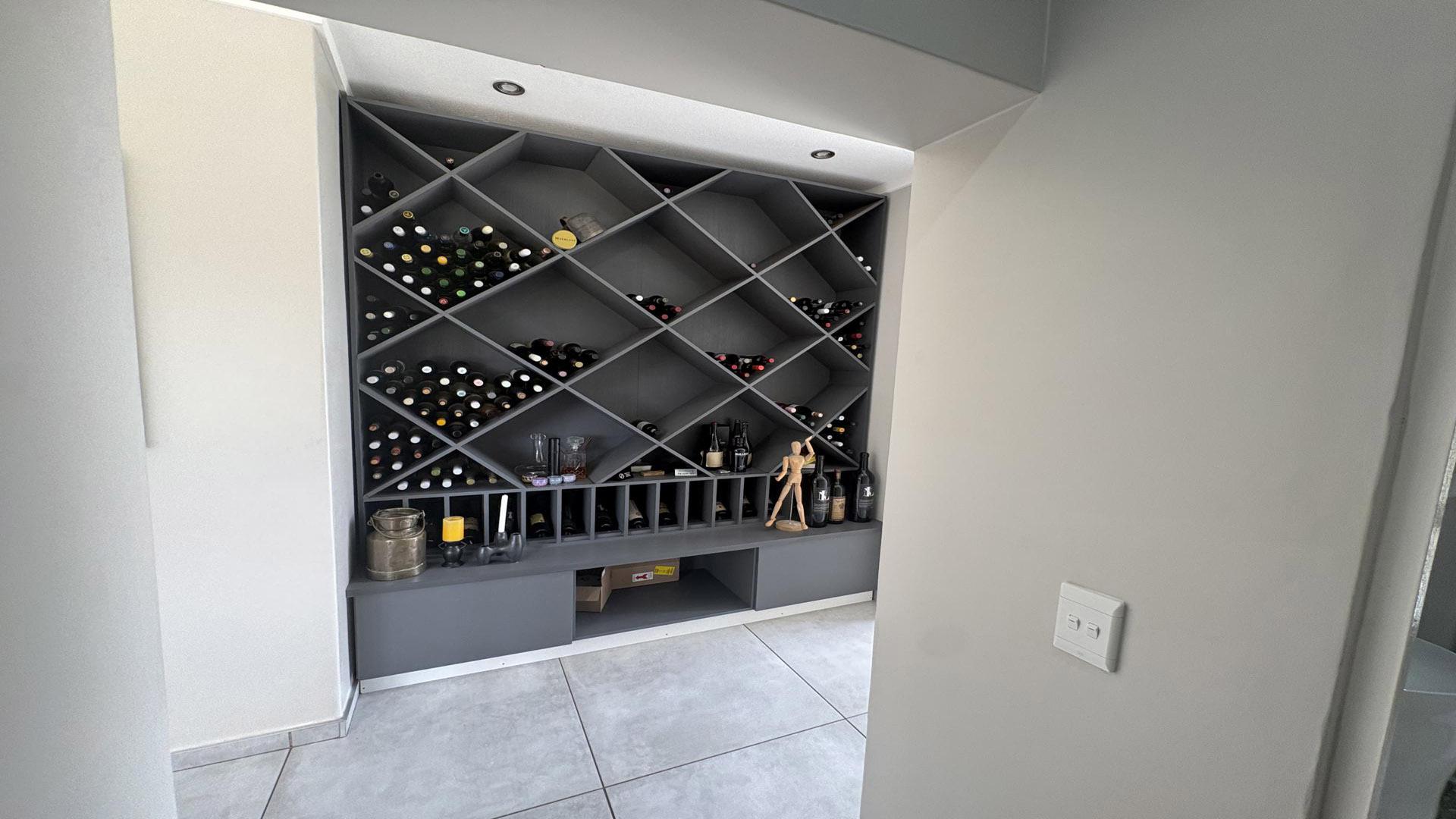 Spaces of property in Midstream Estate