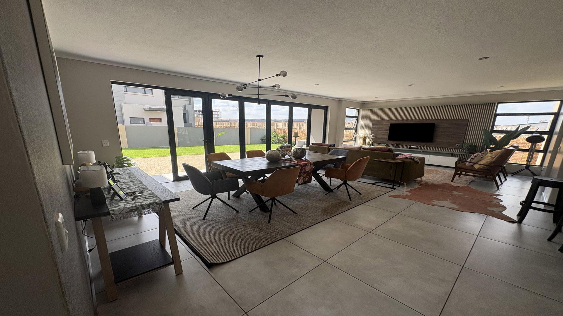Dining Room of property in Midstream Estate