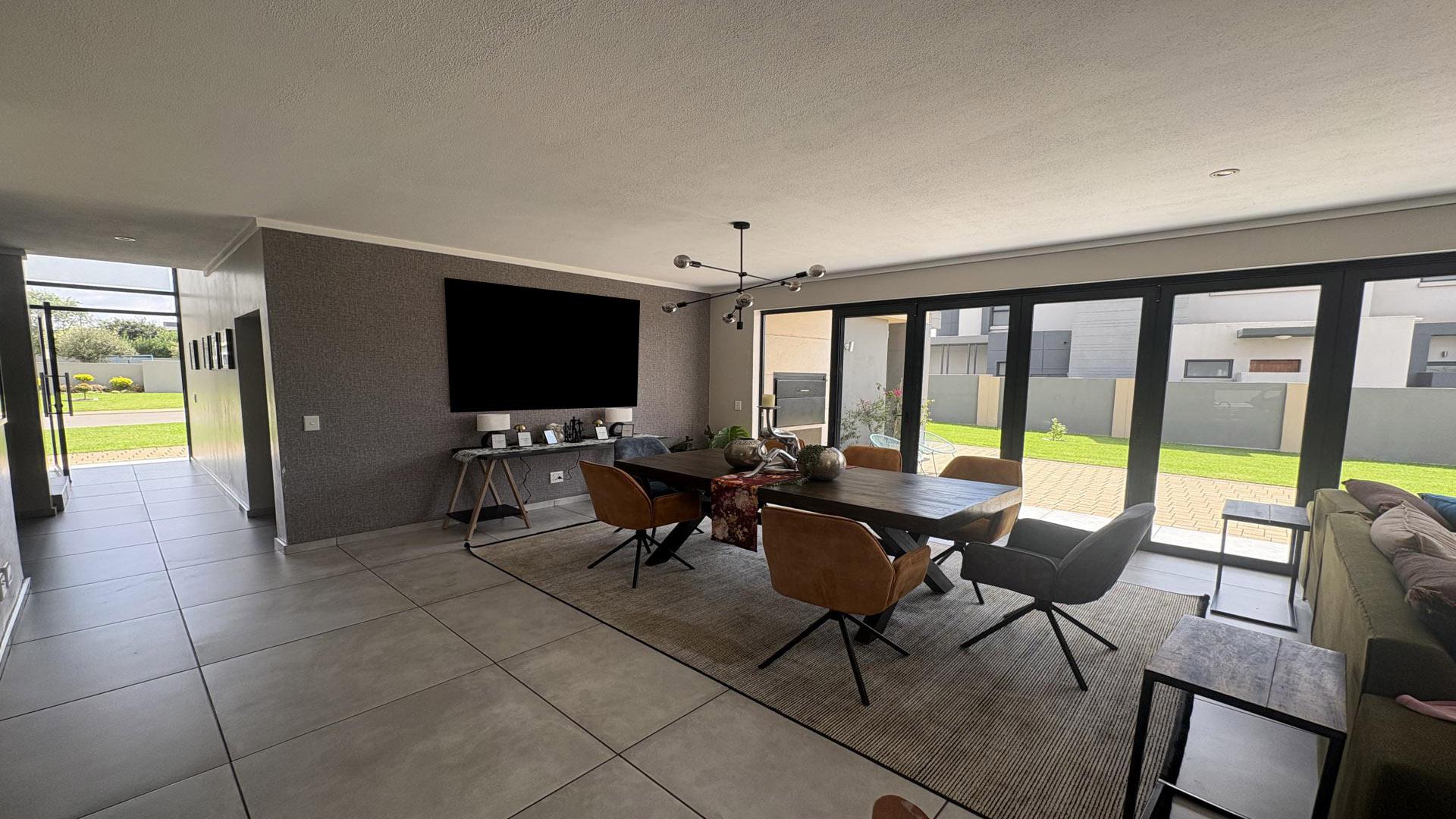 Dining Room of property in Midstream Estate