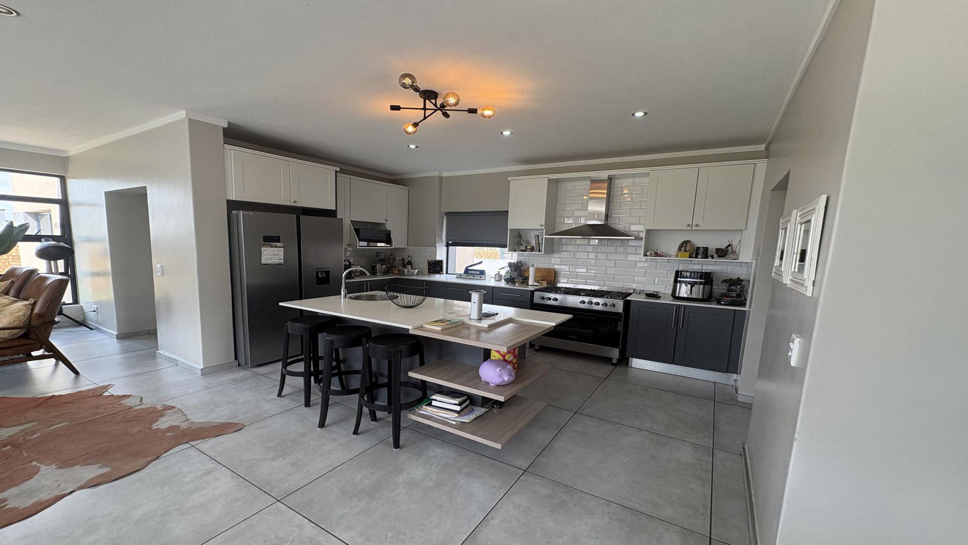 Kitchen of property in Midstream Estate
