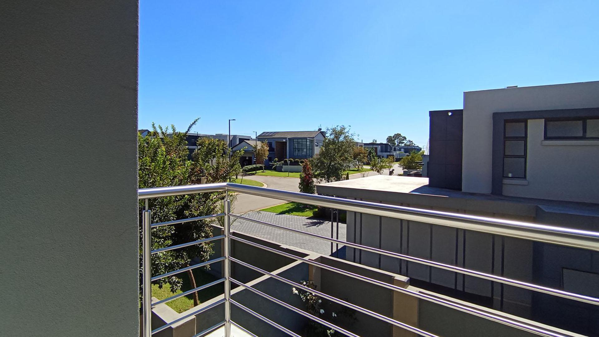 Balcony - 16 square meters of property in Midstream Estate