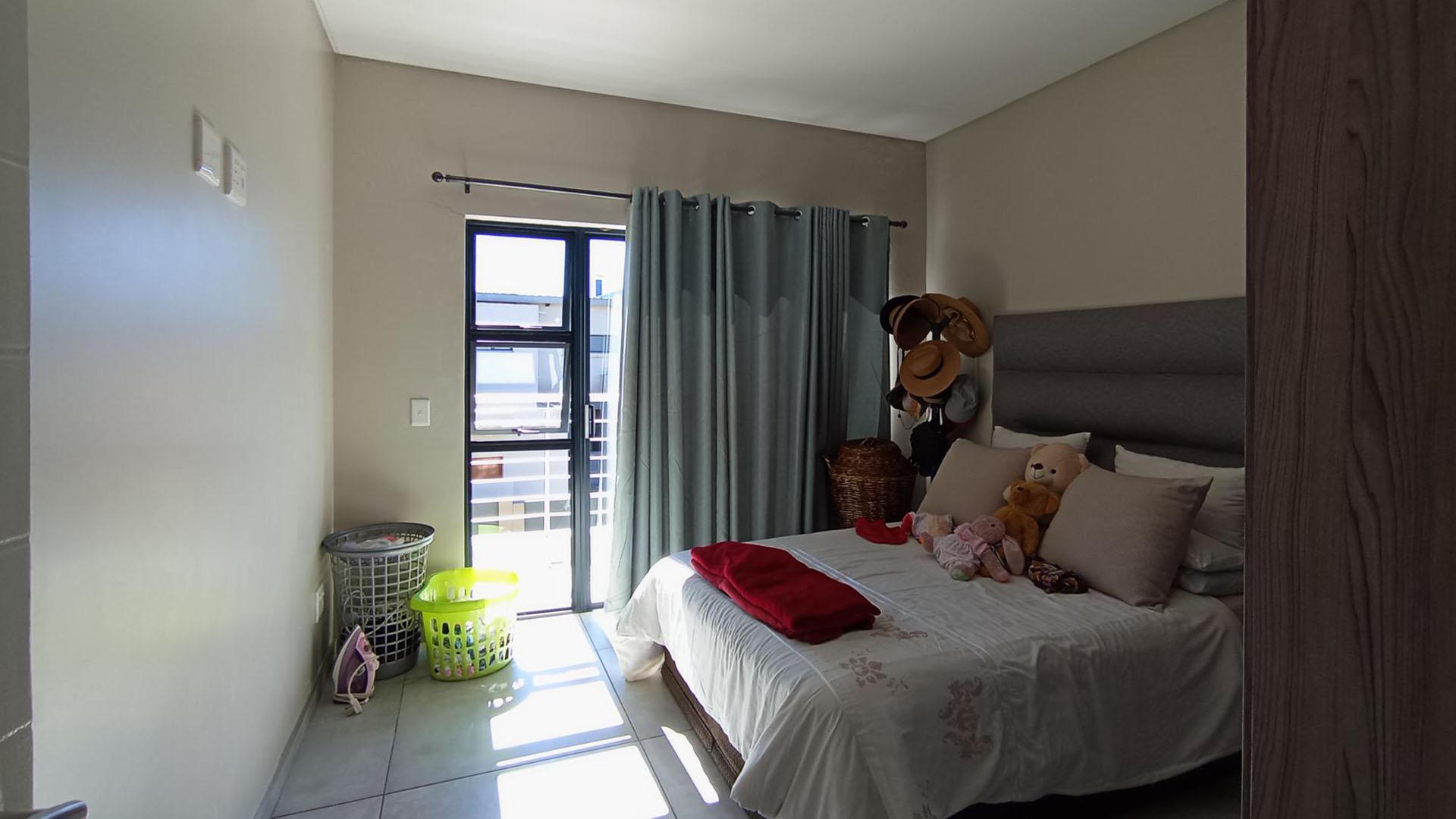 Bed Room 2 - 13 square meters of property in Midstream Estate