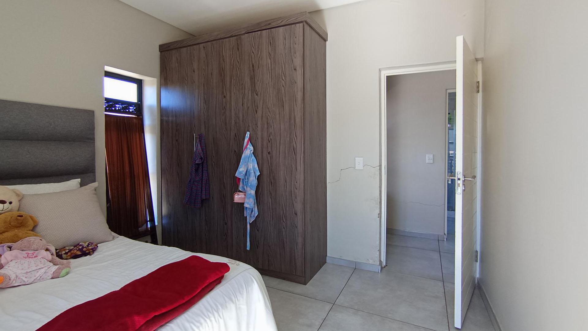Bed Room 2 - 13 square meters of property in Midstream Estate