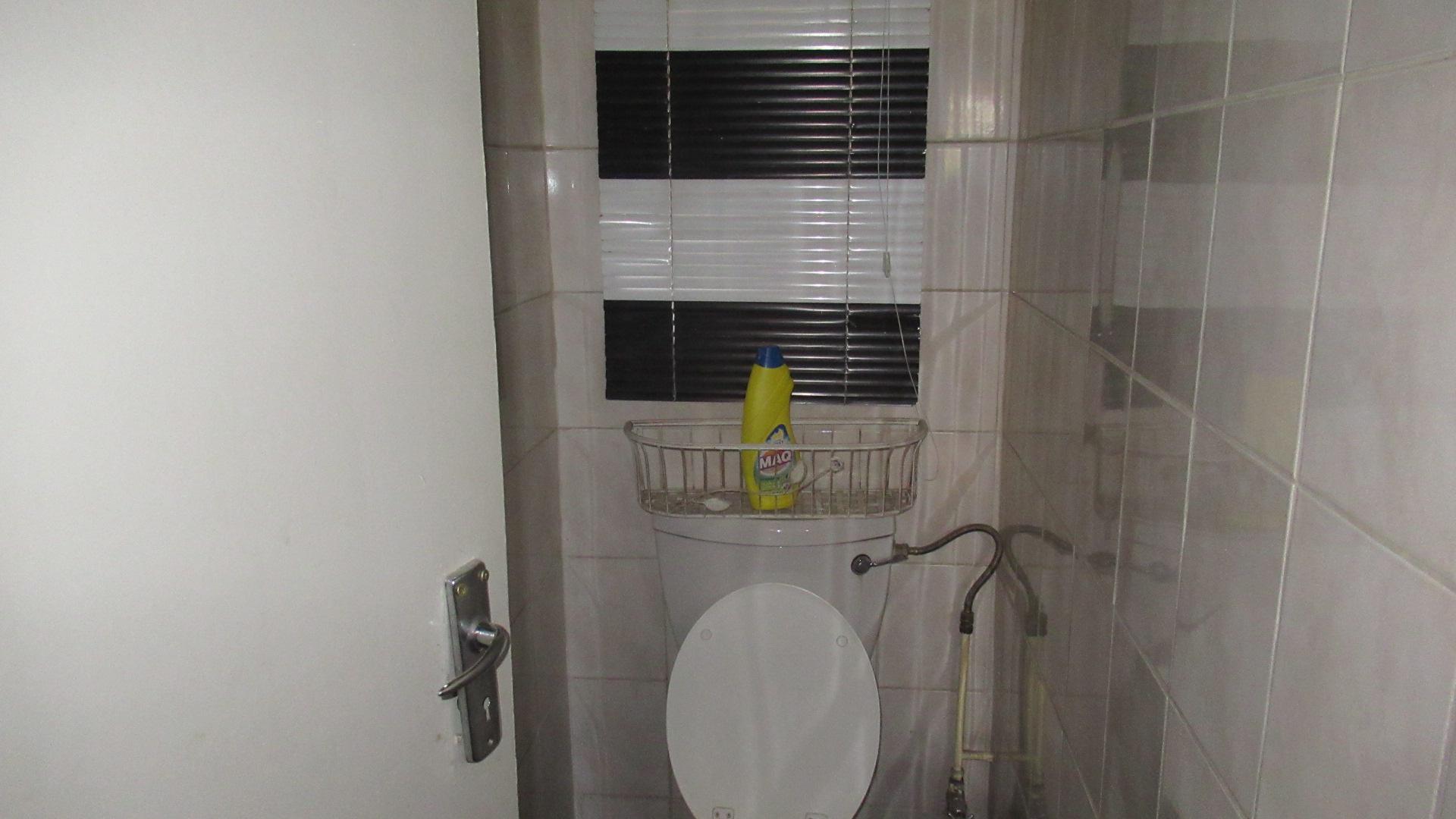 Guest Toilet - 3 square meters of property in Florida