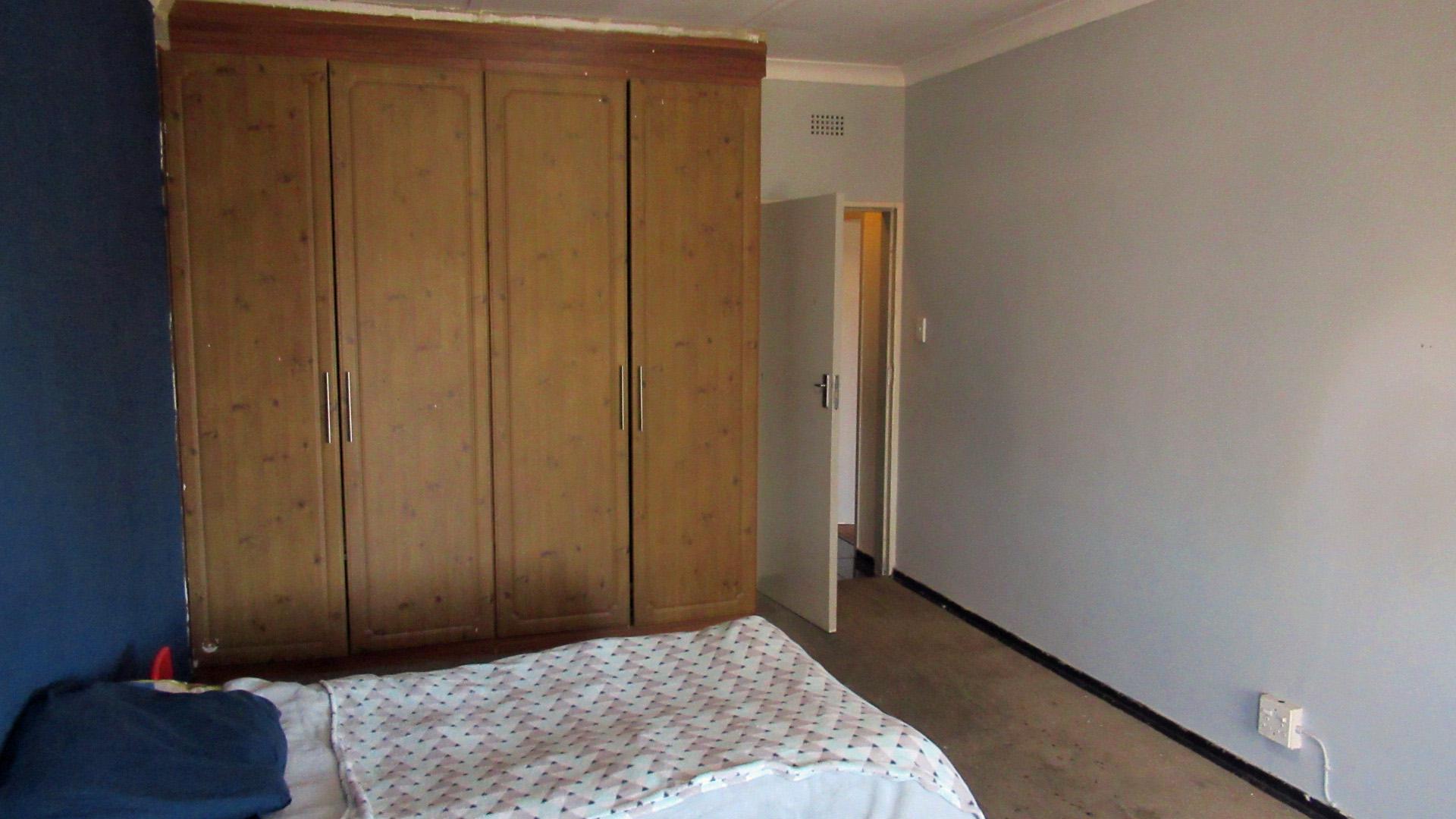 Bed Room 3 - 24 square meters of property in Florida