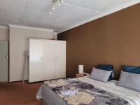 Bed Room 2 - 26 square meters of property in Florida
