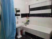 Bathroom 1 - 11 square meters of property in Florida