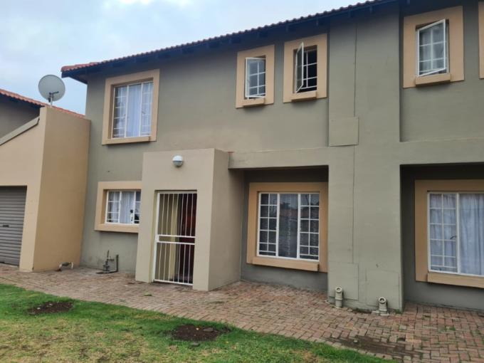3 Bedroom Simplex for Sale For Sale in Waterval East - MR544377
