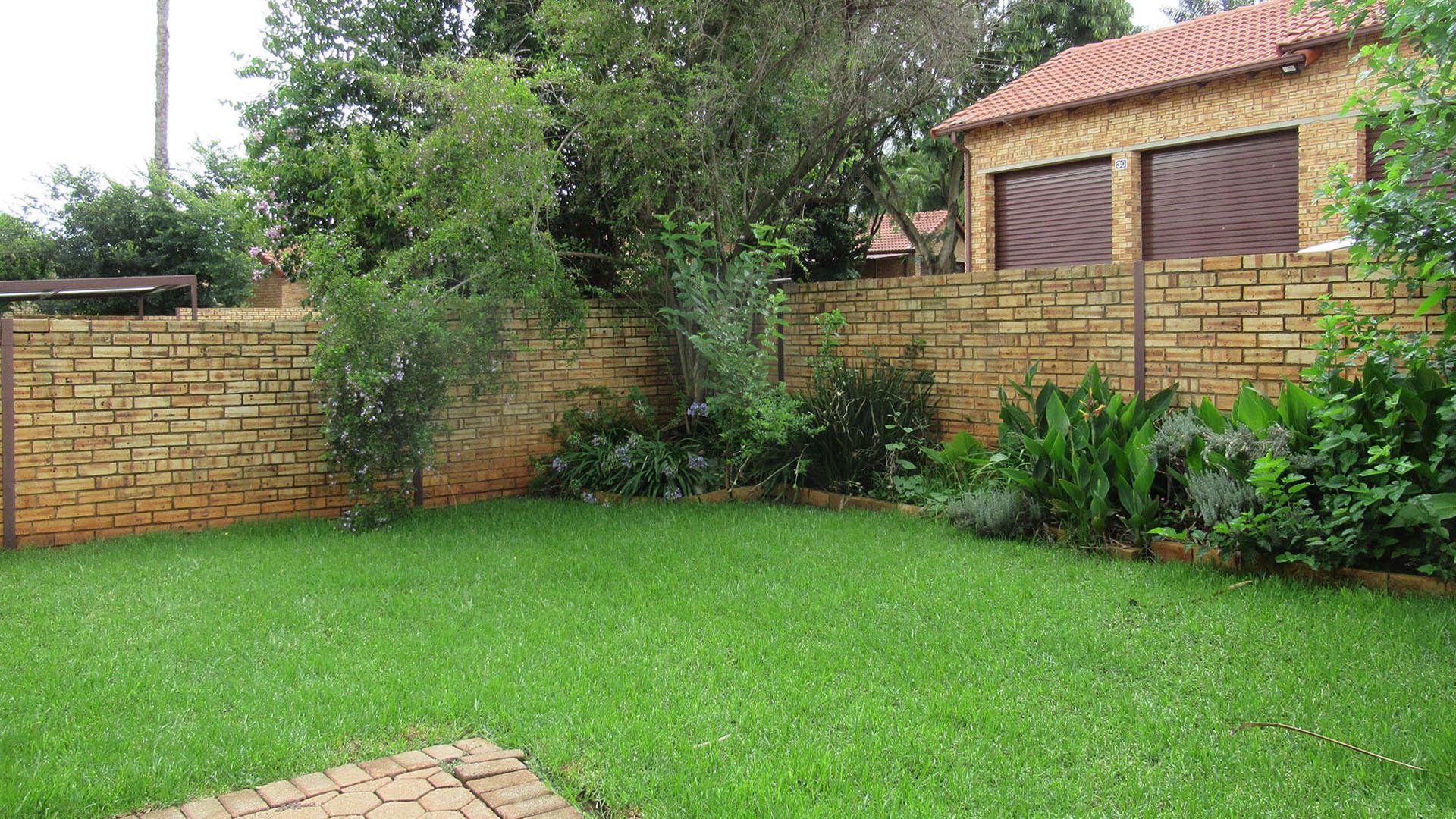 Front View of property in Strubensvallei