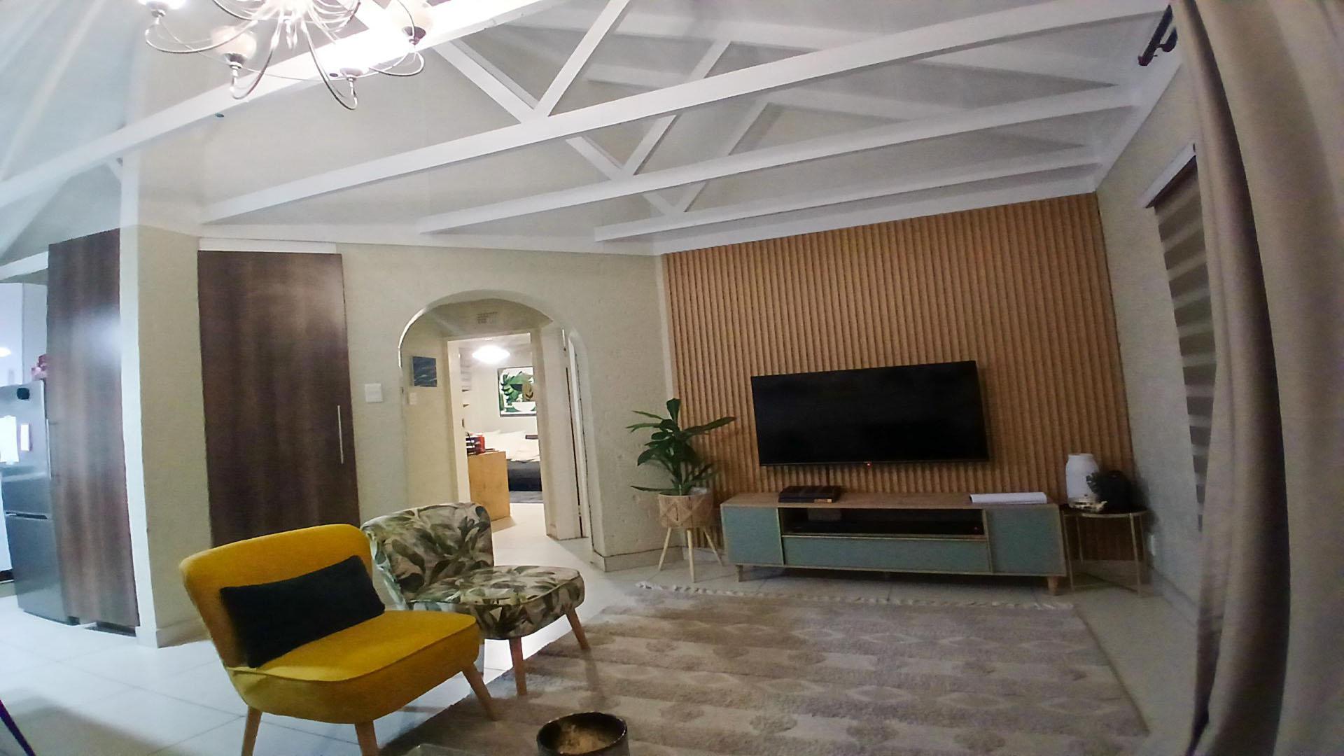 Lounges of property in Winchester Hills