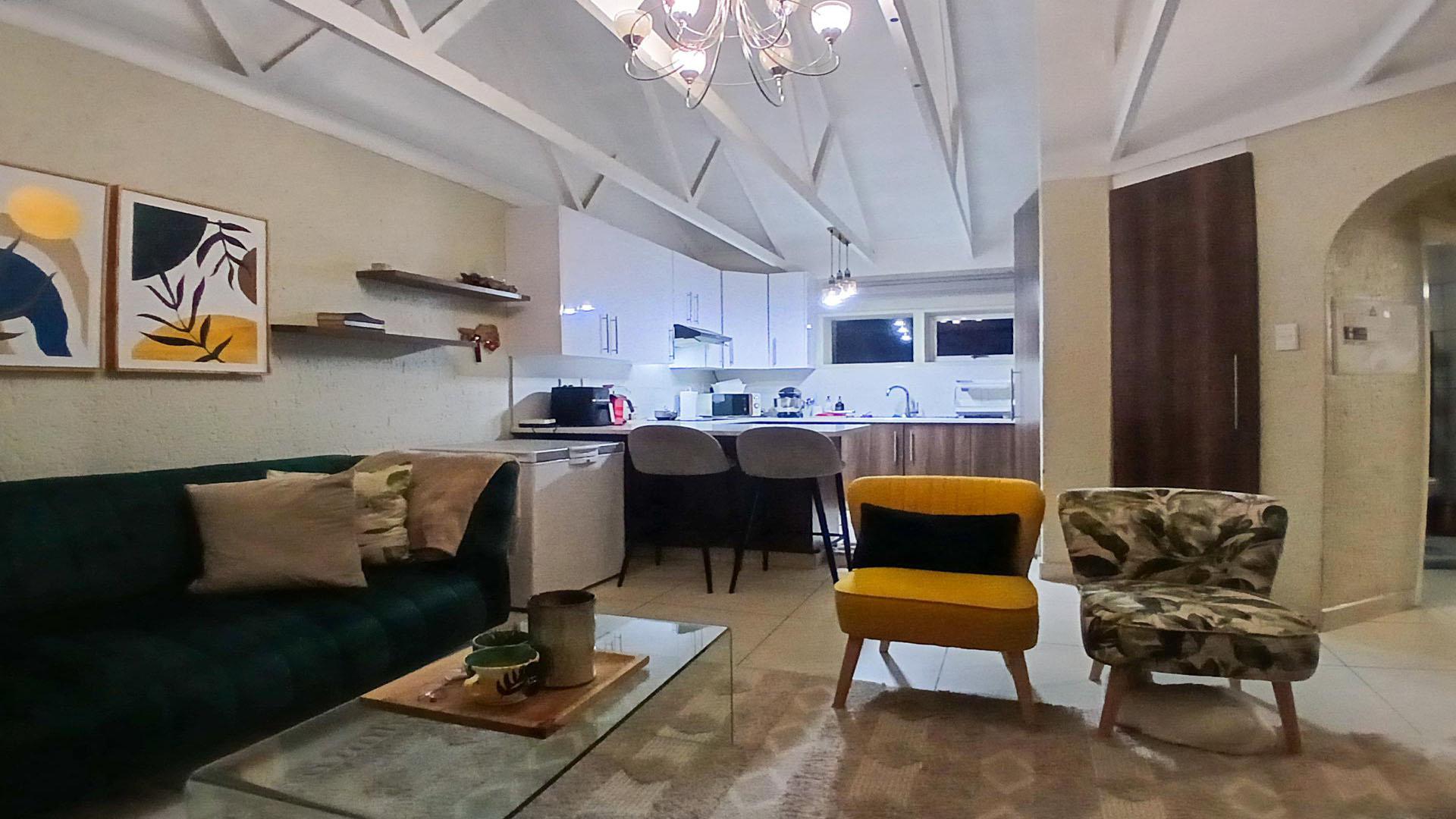 Lounges of property in Winchester Hills