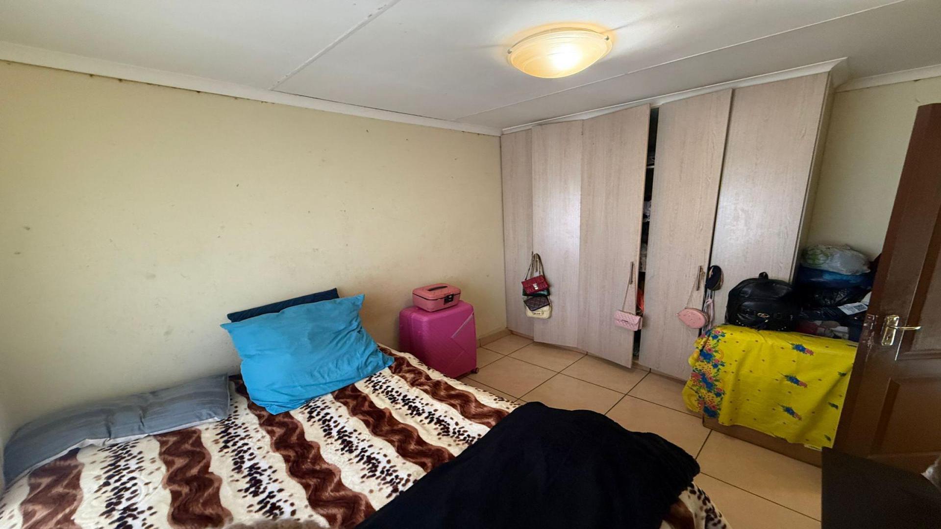 Bed Room 1 of property in Mashishing