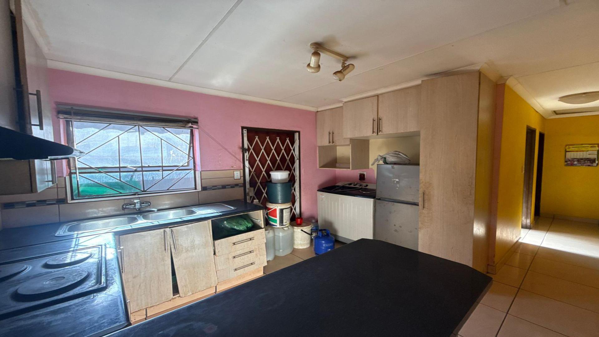 Kitchen of property in Mashishing