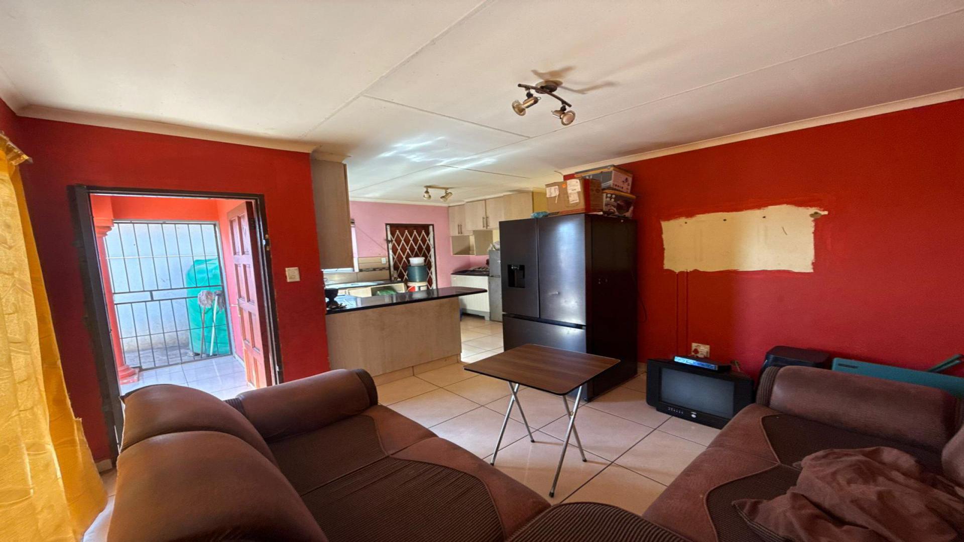 Lounges of property in Mashishing