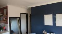 Lounges - 14 square meters of property in Linden