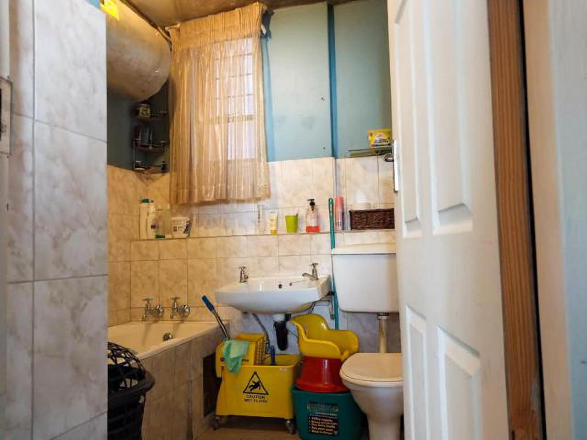 Bathroom 1 of property in Sunnyside