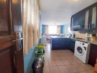 Kitchen of property in Sunnyside