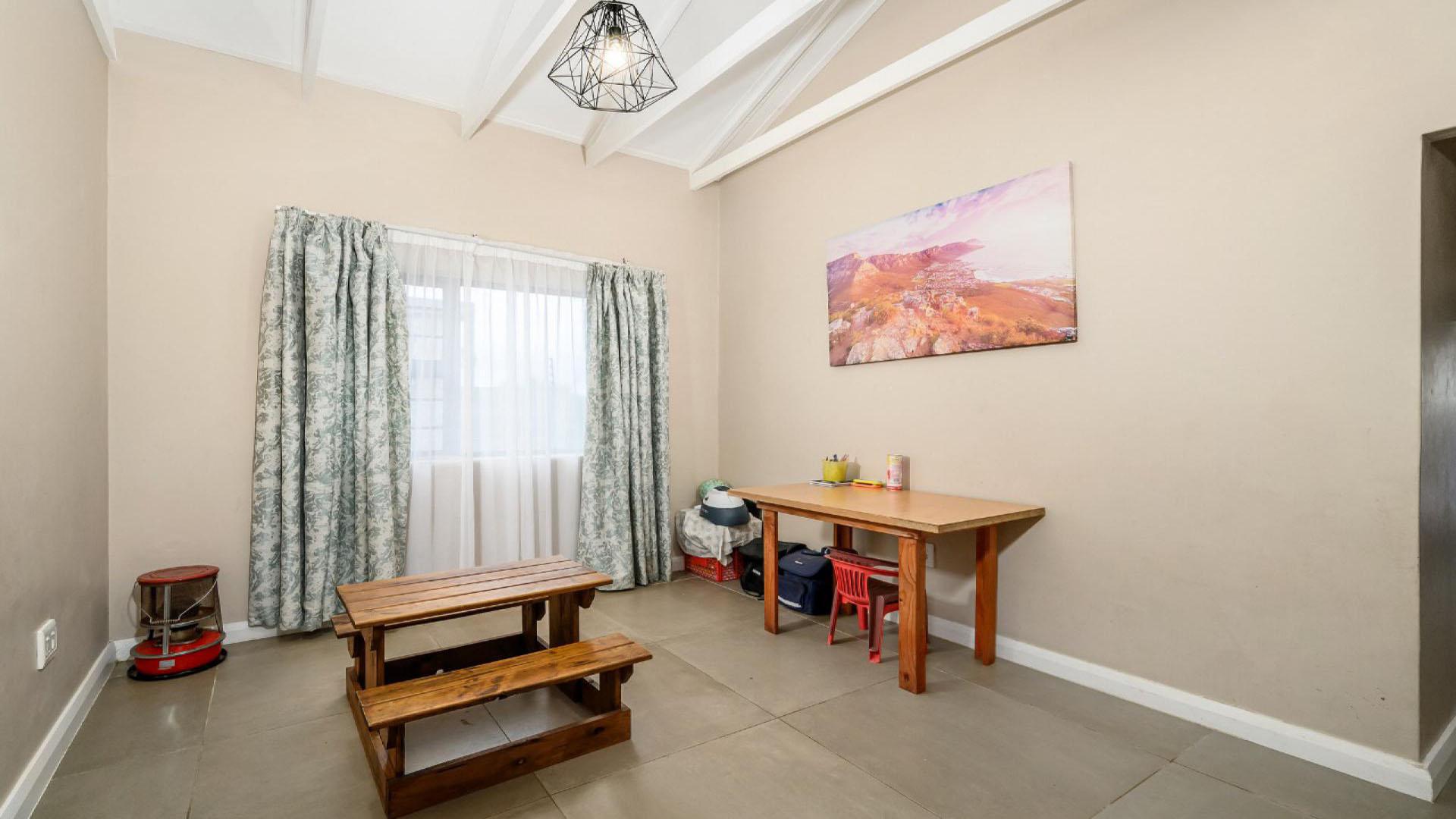 Dining Room of property in Parsons Vlei