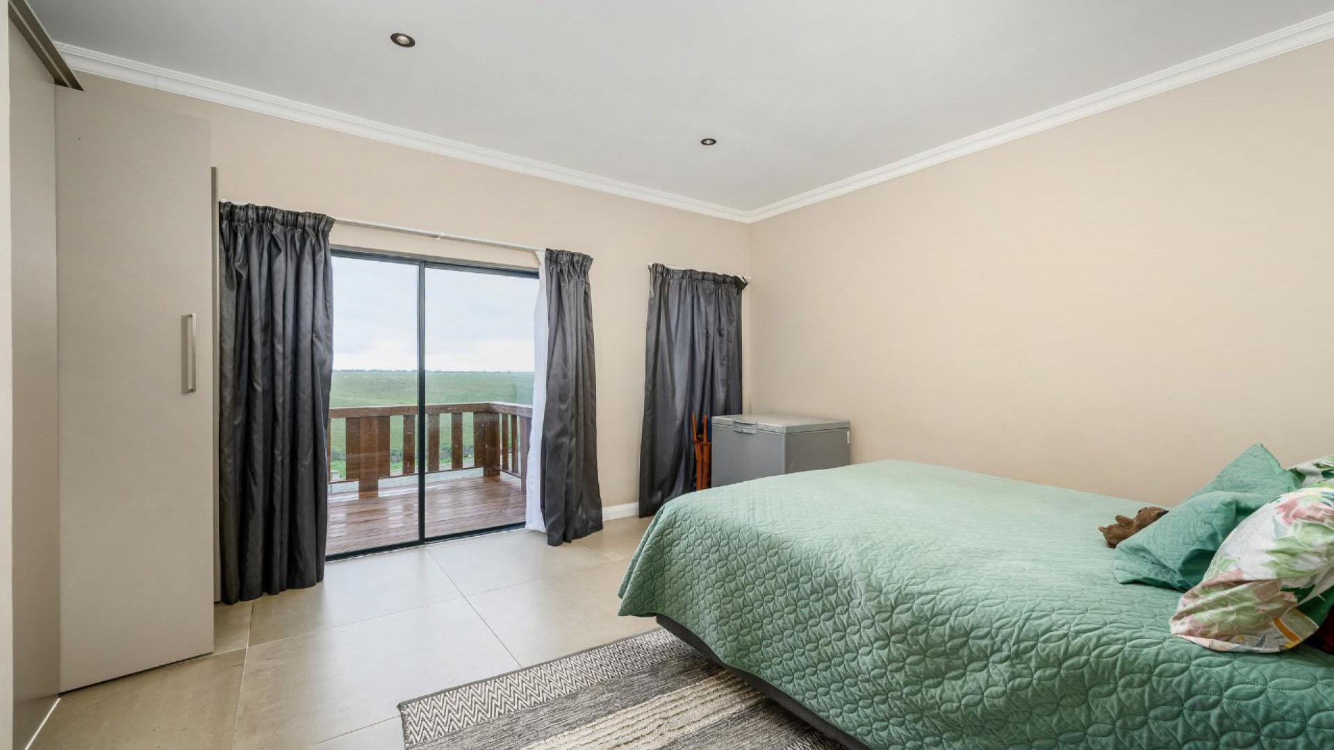 Main Bedroom of property in Parsons Vlei