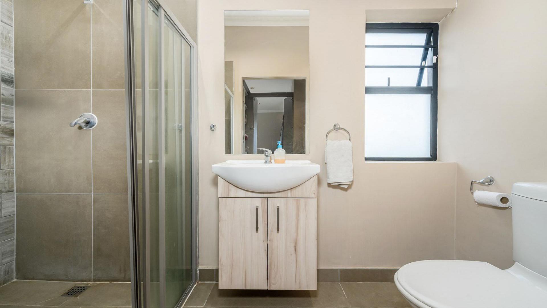 Bathroom 1 of property in Parsons Vlei