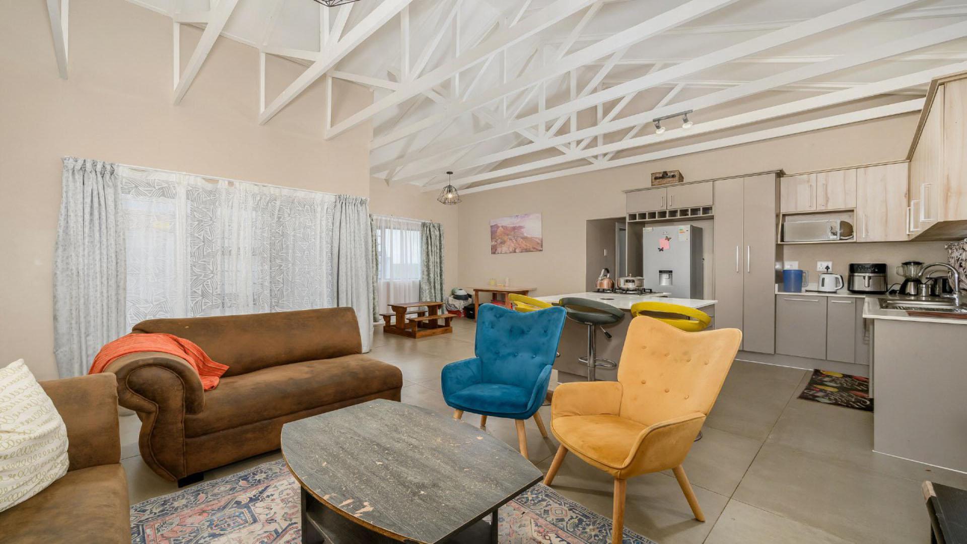 Lounges of property in Parsons Vlei