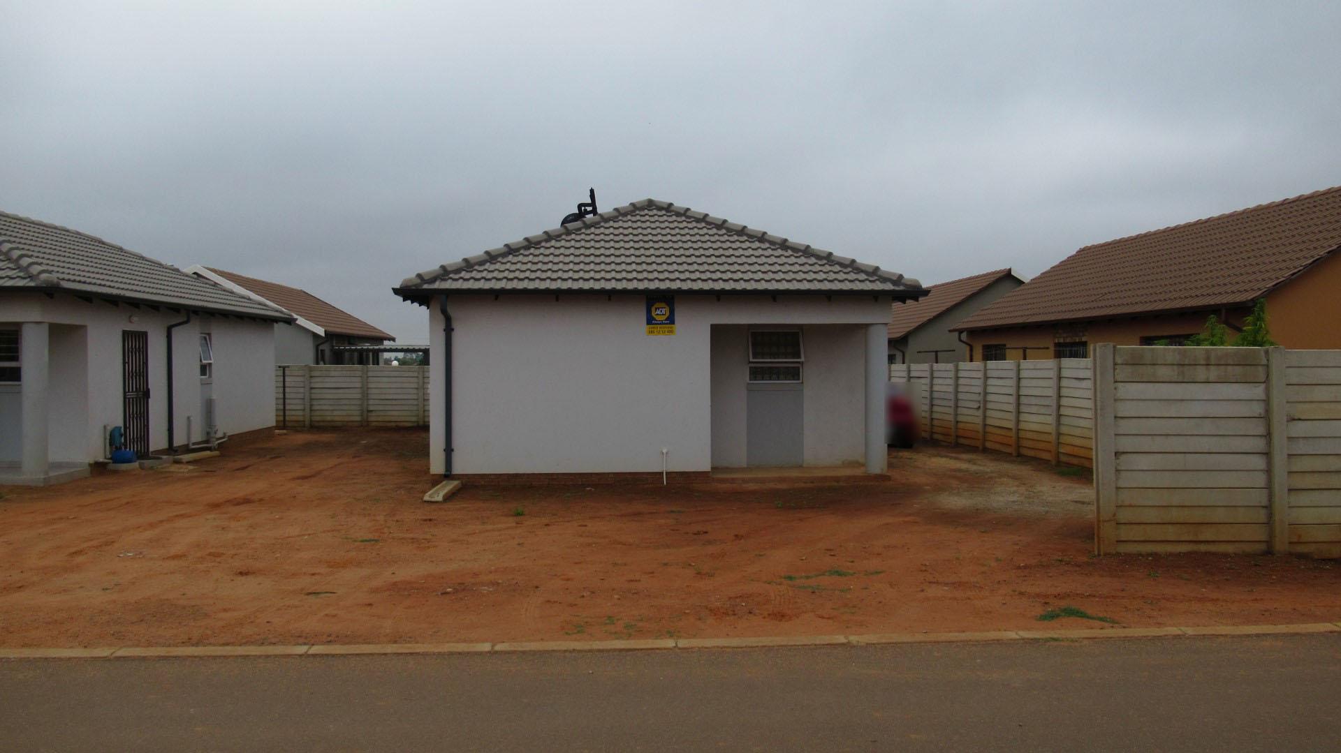 Front View of property in Crystal Park