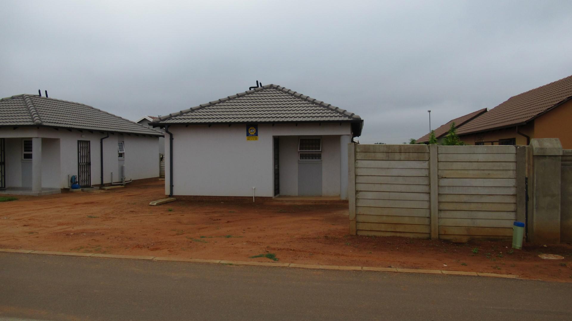 Front View of property in Crystal Park