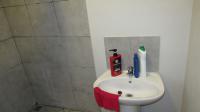 Main Bathroom - 4 square meters of property in Crystal Park