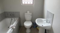 Bathroom 1 - 5 square meters of property in Crystal Park