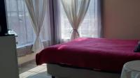 Bed Room 2 - 17 square meters of property in Glen Marais