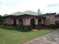 Front View of property in Les Marais