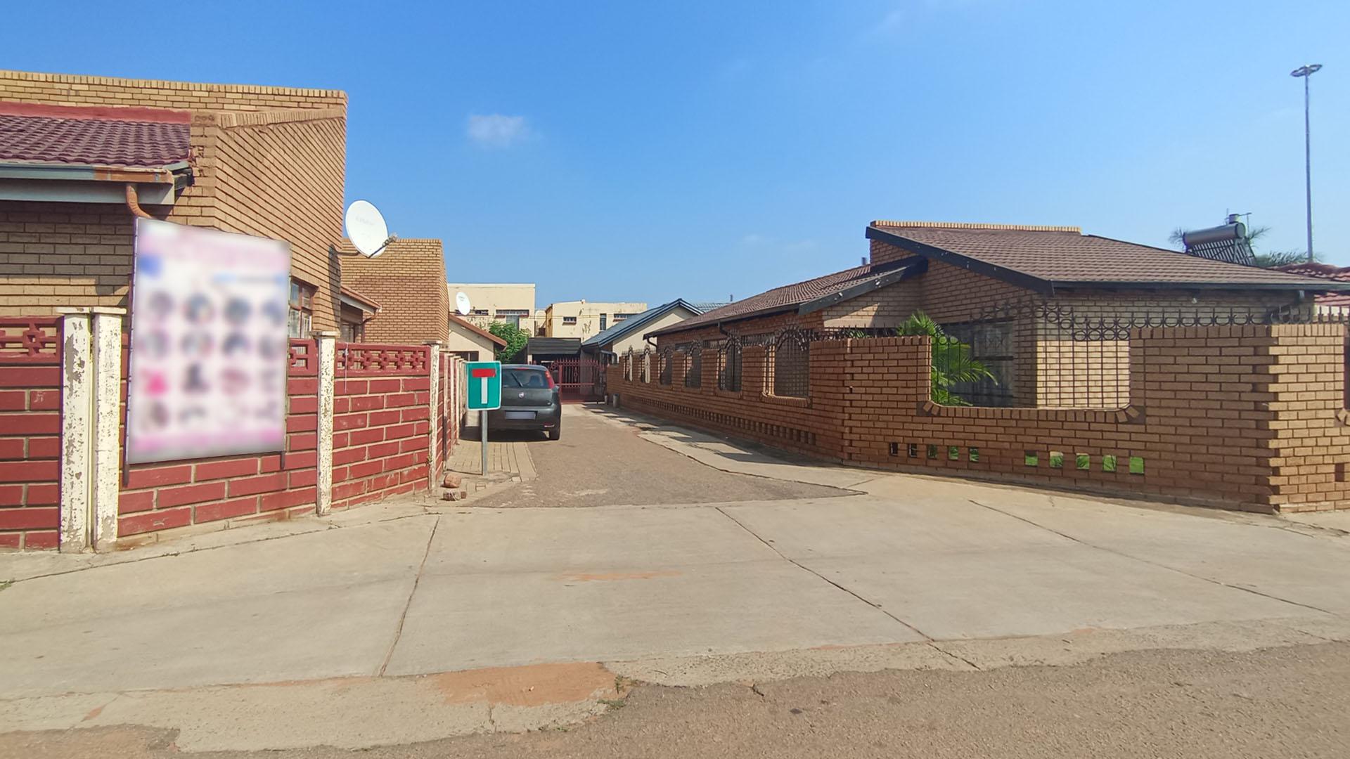 Front View of property in Soshanguve