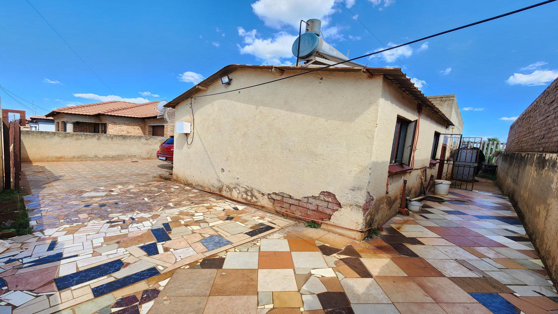 Backyard of property in Kwenele