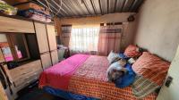 Bed Room 2 - 20 square meters of property in Kwenele