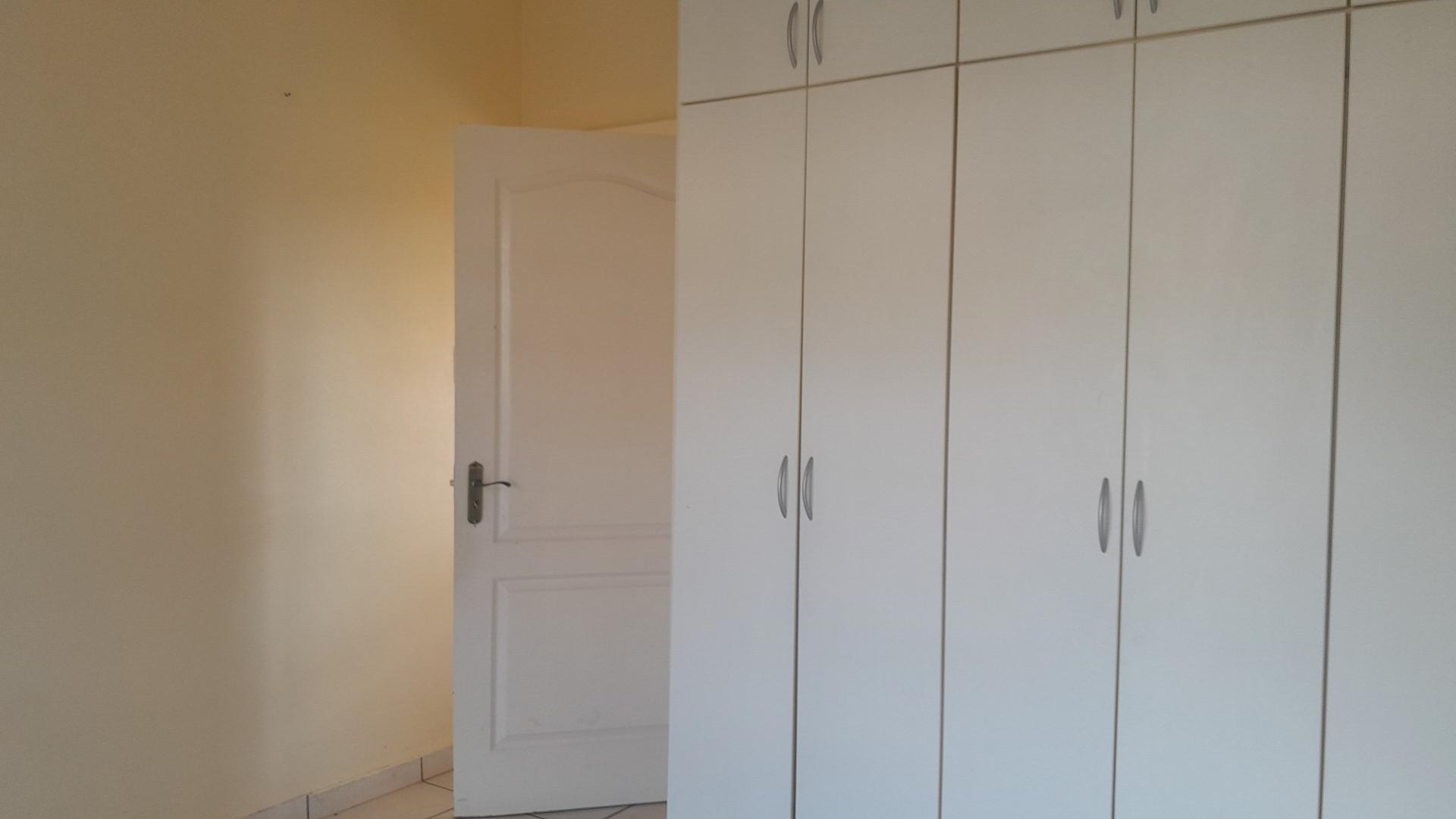 Bed Room 1 - 13 square meters of property in Panorama Park