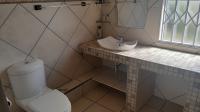 Main Bathroom - 7 square meters of property in Panorama Park