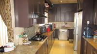 Kitchen - 17 square meters of property in Isandovale