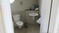 Guest Toilet - 4 square meters of property in Pumula