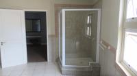 Main Bathroom - 18 square meters of property in Pumula