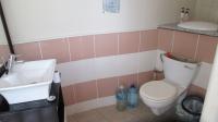 Bathroom 3+ - 46 square meters of property in Pumula