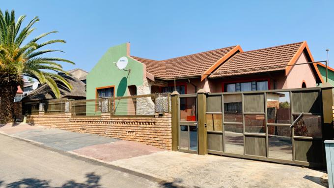 5 Bedroom House for Sale For Sale in Soshanguve - MR544764