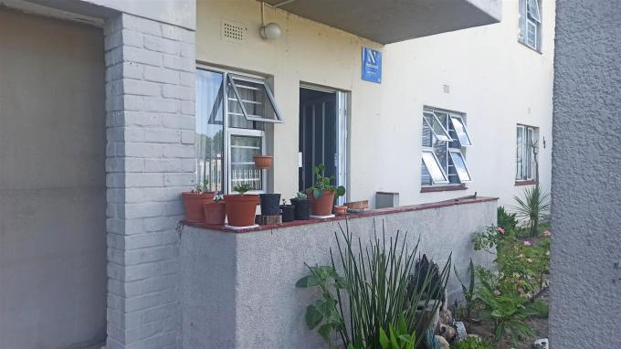 2 Bedroom Apartment for Sale For Sale in Parow Central - Home Sell - MR544818