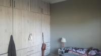Bed Room 1 - 17 square meters of property in Parow Central