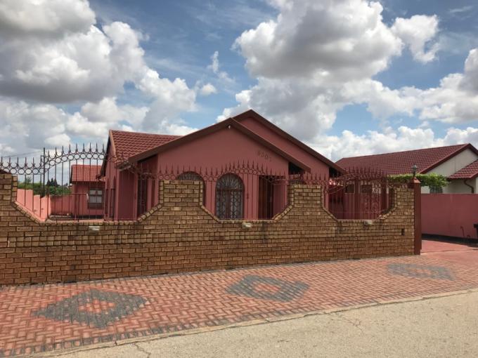 4 Bedroom House for Sale For Sale in Mabopane MR544837 M