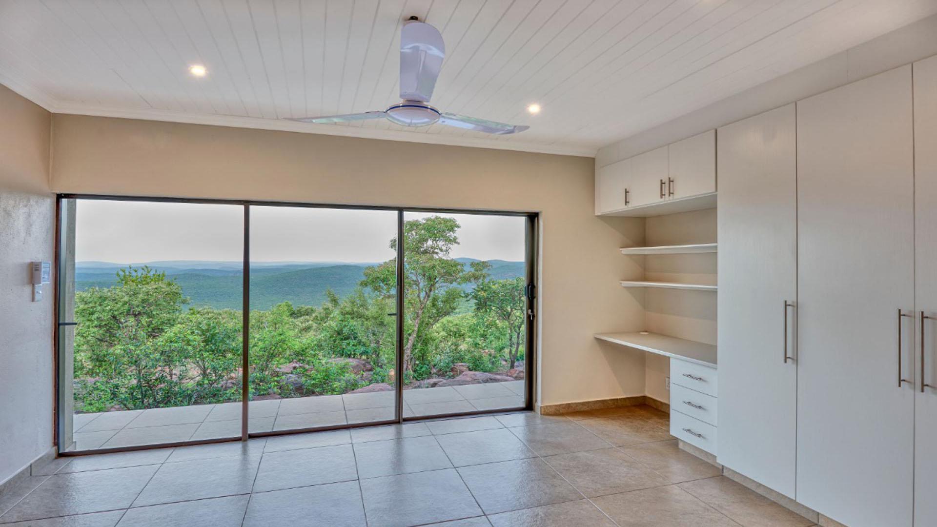 Bed Room 1 - 27 square meters of property in Lephalale (Ellisras)