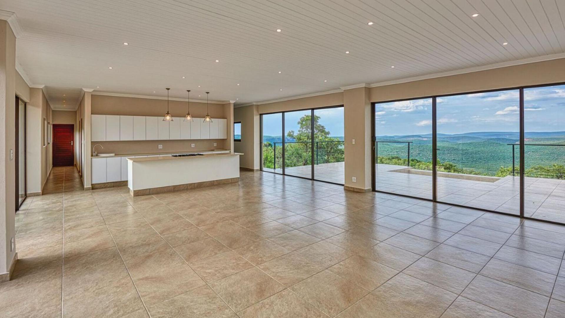 Lounges - 38 square meters of property in Lephalale (Ellisras)