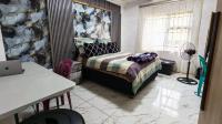 Bed Room 1 of property in Sweetwaters